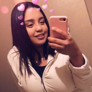 Meet your Posher, Paola